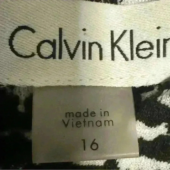 Calvin Klein Black & White Dress Size 16 – Short Sleeve, Shift Style, Back Zip - Picture 2 of 7